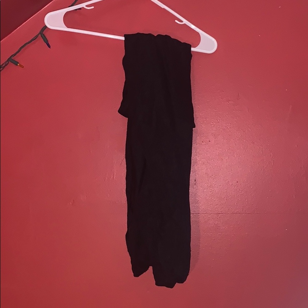 Black infinity scarf.